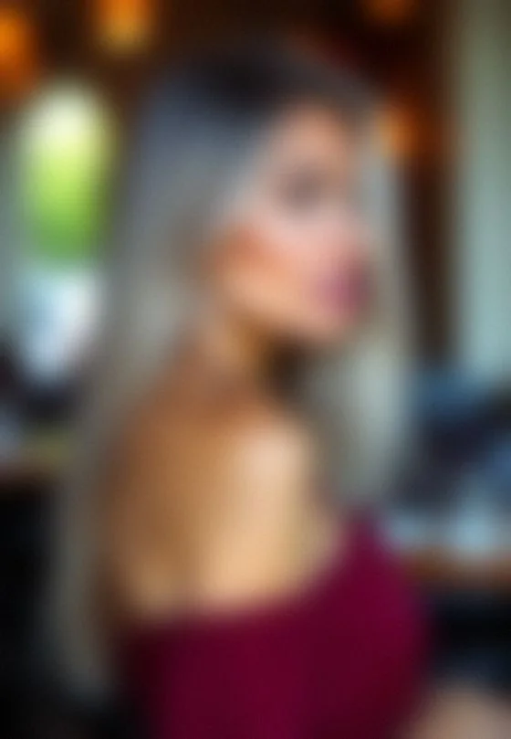 Dana, 28